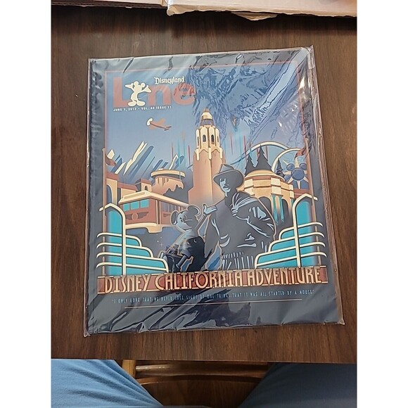 BRAND NEW!! DISNEYLAND LANE JUNE 7 2012 VOL 44 ISSUE 11 BACK ISSUE CALIFORNIA - Picture 1 of 15